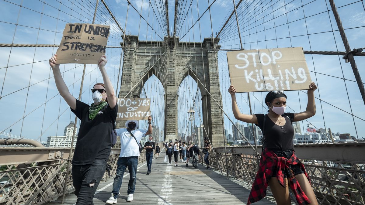 Fotky: Tohle je 15 vzkazů protestujících světu